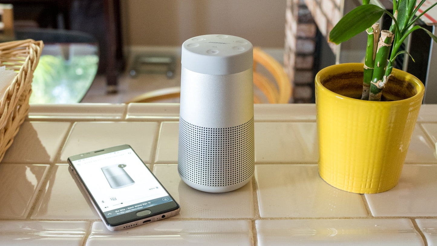 BOSE SOUNDLINK REVOLVE II BLUETOOTH SPEAKER. SILVER