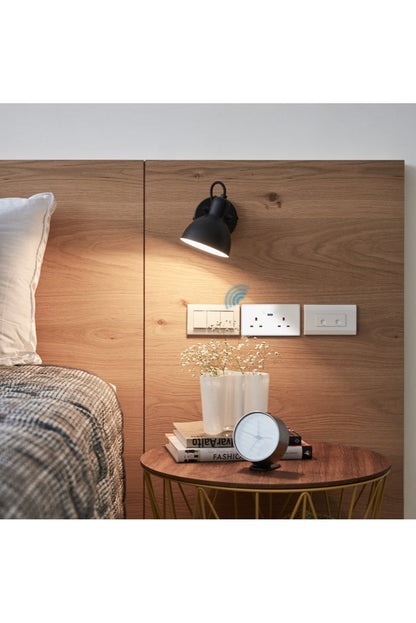 Tuya Smart dual wall socket UK + 1 usb